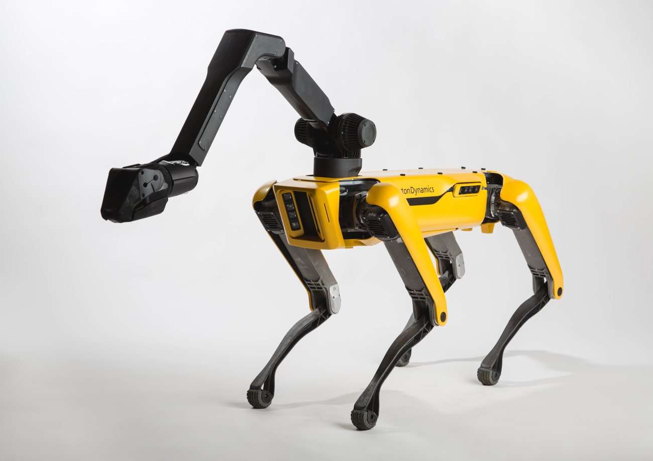 boston-dynamics-android-of-robots-vision-starts-with-launching-1000-robot-dogs-in-2019-img-0