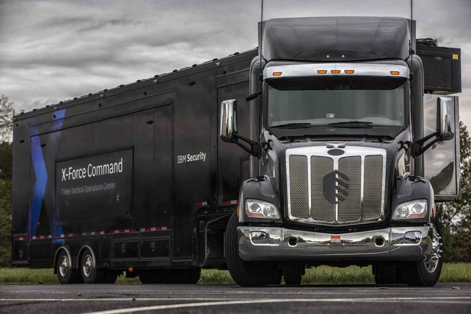 ibm-launches-industrys-first-cybersecurity-operations-center-on-wheels-for-on-demand-cybersecurity-support-img-0