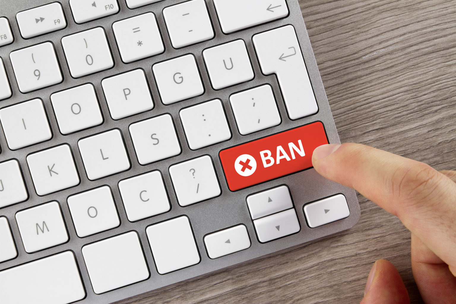 article-image-californias-new-bot-disclosure-law-bans-bots-from-pretending-to-be-human-to-sell-products-or-influence-elections