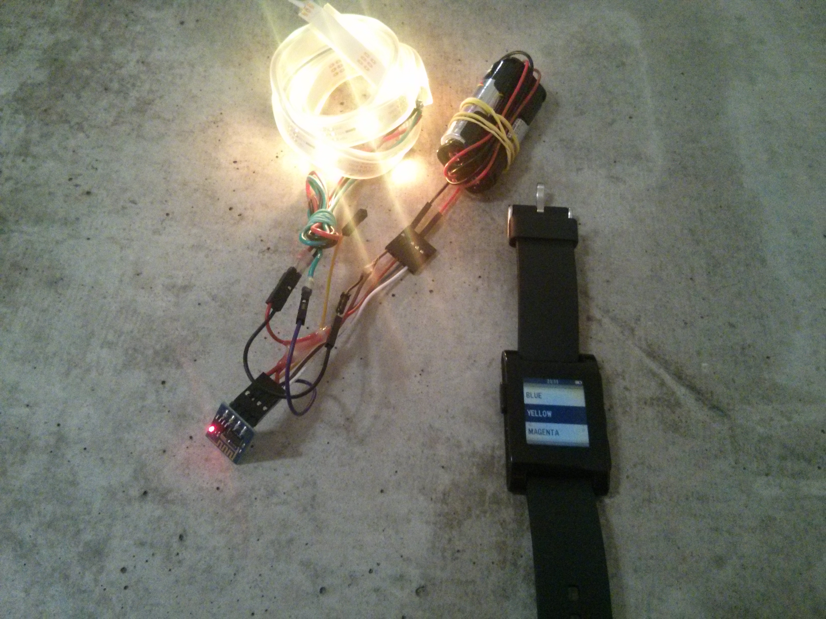 using-your-smart-watch-control-networked-leds-img-0