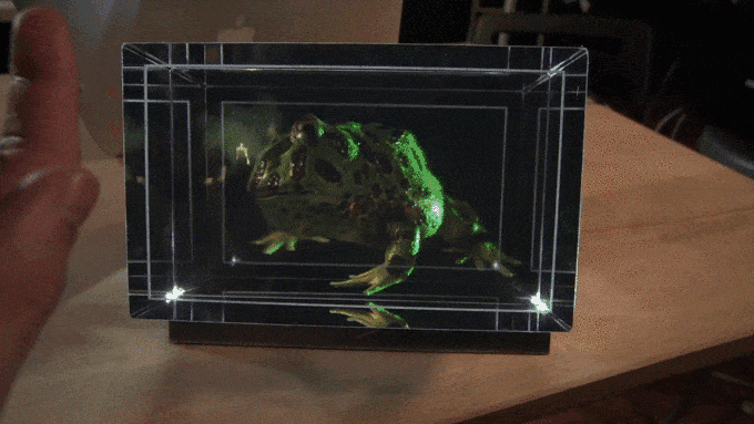 the-lookingglass-for-holographic-display-is-here-for-all-img-0